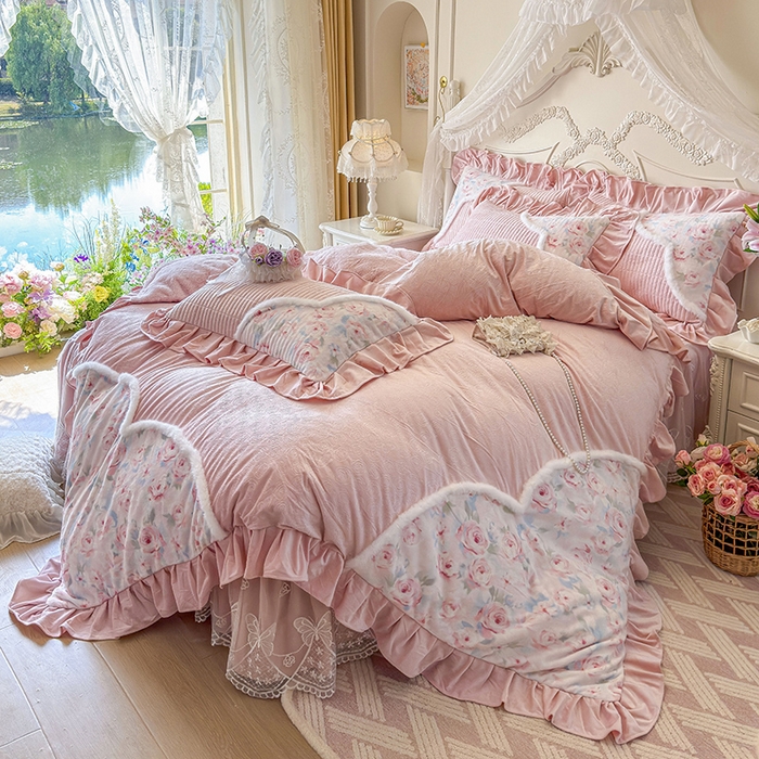 91家纺网 家纺一手货源 找家纺 宜凡家纺 2025新款婴儿绒压花撞色双拼夹棉床裙四件套 床裙款-汐月