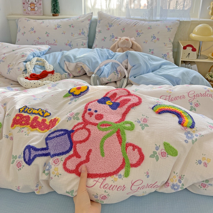 91家纺网 家纺一手货源 找家纺 花伞家居 2025新款毛巾绣印花双层纱四件套（提供买家秀） 浇花兔