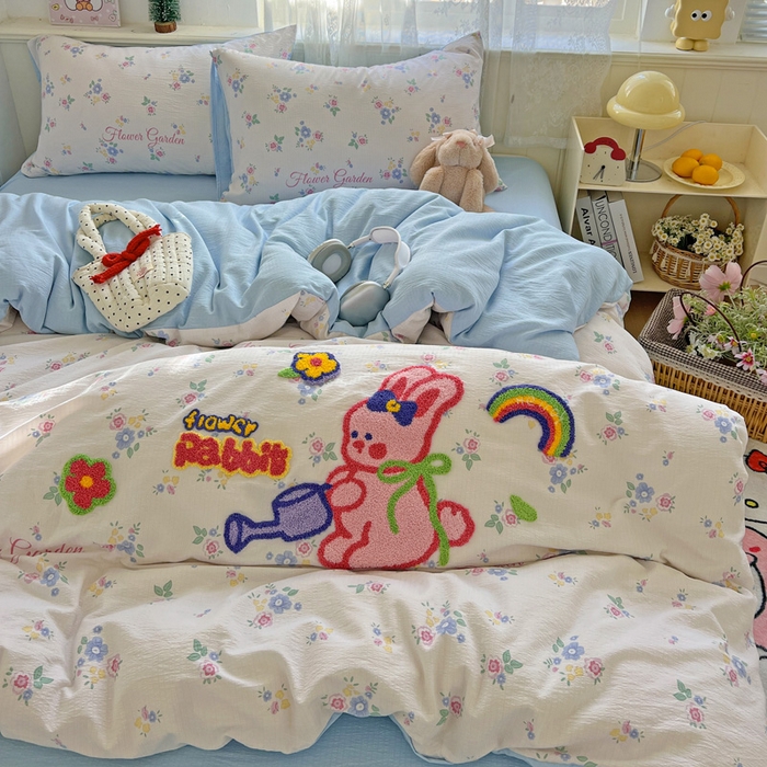 91家纺网 家纺一手货源 找家纺 花伞家居 2025新款毛巾绣印花双层纱四件套（提供买家秀） 浇花兔