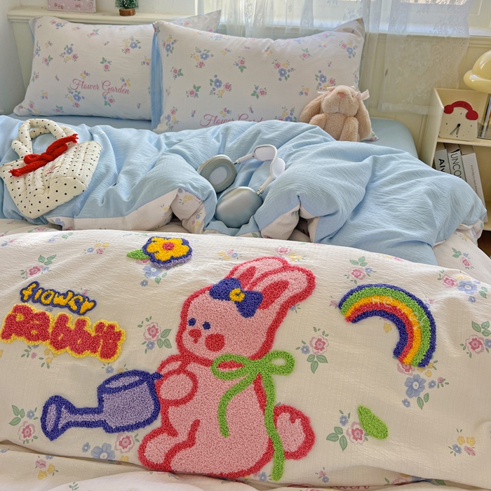 91家纺网 家纺一手货源 找家纺 花伞家居 2025新款毛巾绣印花双层纱四件套（提供买家秀） 浇花兔