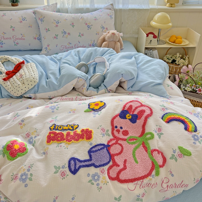 91家纺网 家纺一手货源 找家纺 花伞家居 2025新款毛巾绣印花双层纱四件套（提供买家秀） 浇花兔