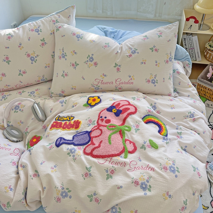 91家纺网 家纺一手货源 找家纺 花伞家居 2025新款毛巾绣印花双层纱四件套（提供买家秀） 浇花兔