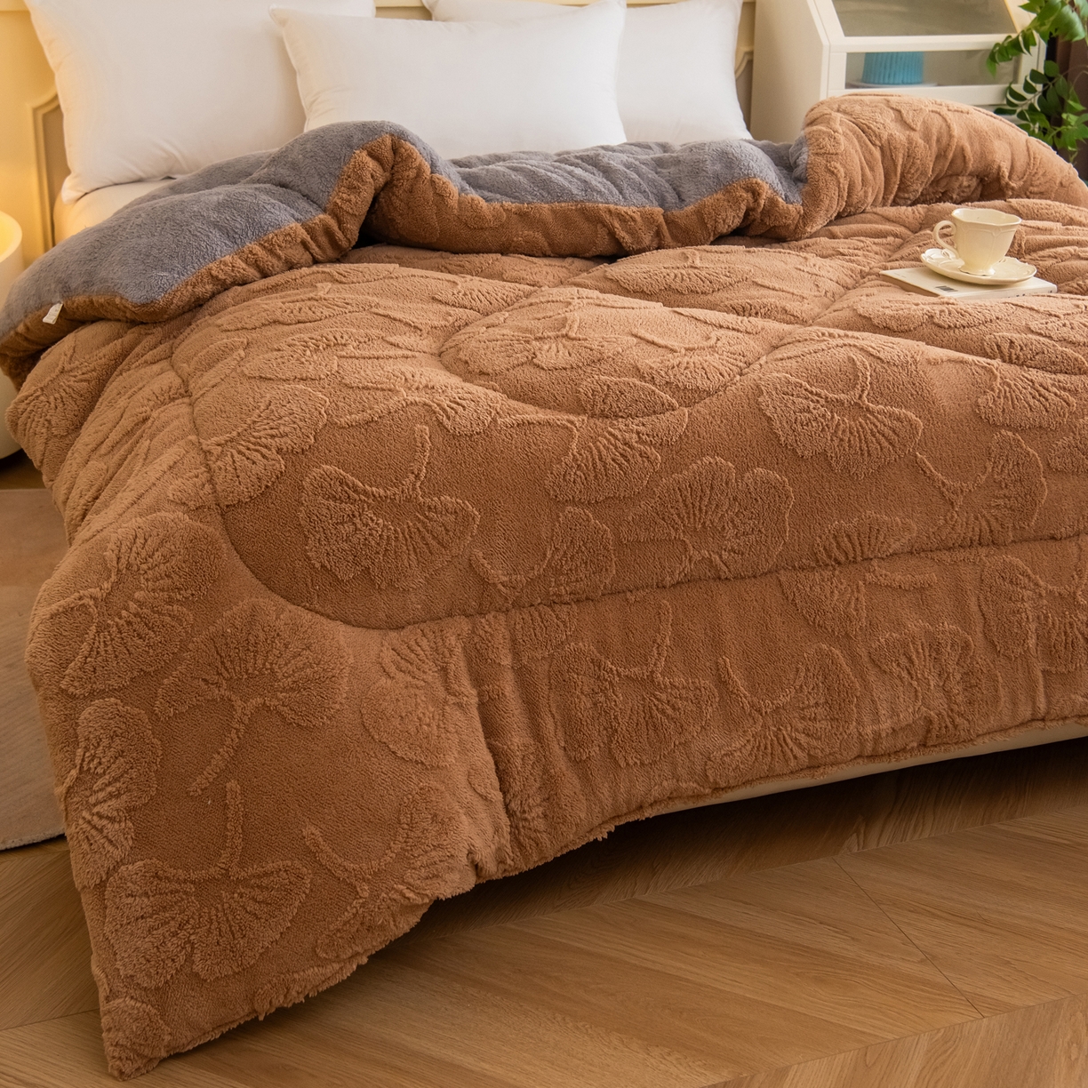 91家纺网 家纺一手货源 找家纺 畅销被业 2025新款塔芙绒羊羔绒提花冬被子被芯-小银杏叶系列 小银杏叶-卡其