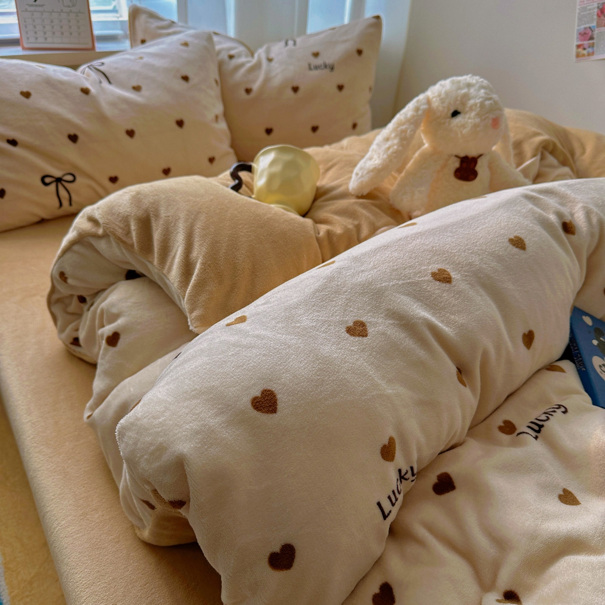 91家纺网 家纺一手货源 找家纺 （总）繁花家居 2025新款200克牛奶绒小清新卡通复古风三件套四件套