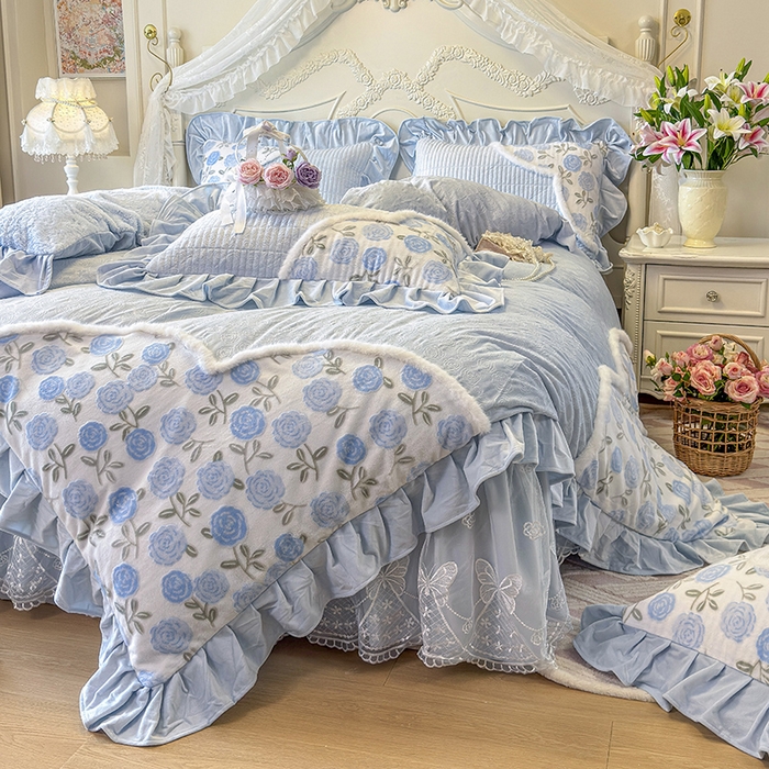 91家纺网 家纺一手货源 找家纺 宜凡家纺 2025新款婴儿绒压花撞色双拼夹棉床裙四件套 床裙款-予花