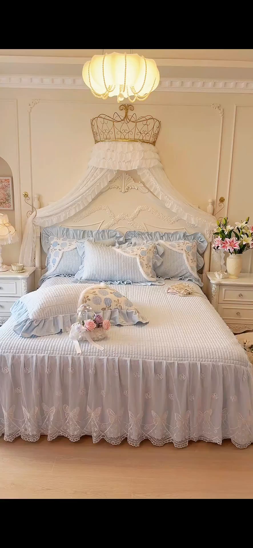 91家纺网 家纺一手货源 找家纺 宜凡家纺 2025新款婴儿绒压花撞色双拼夹棉床裙四件套 床裙款-予花