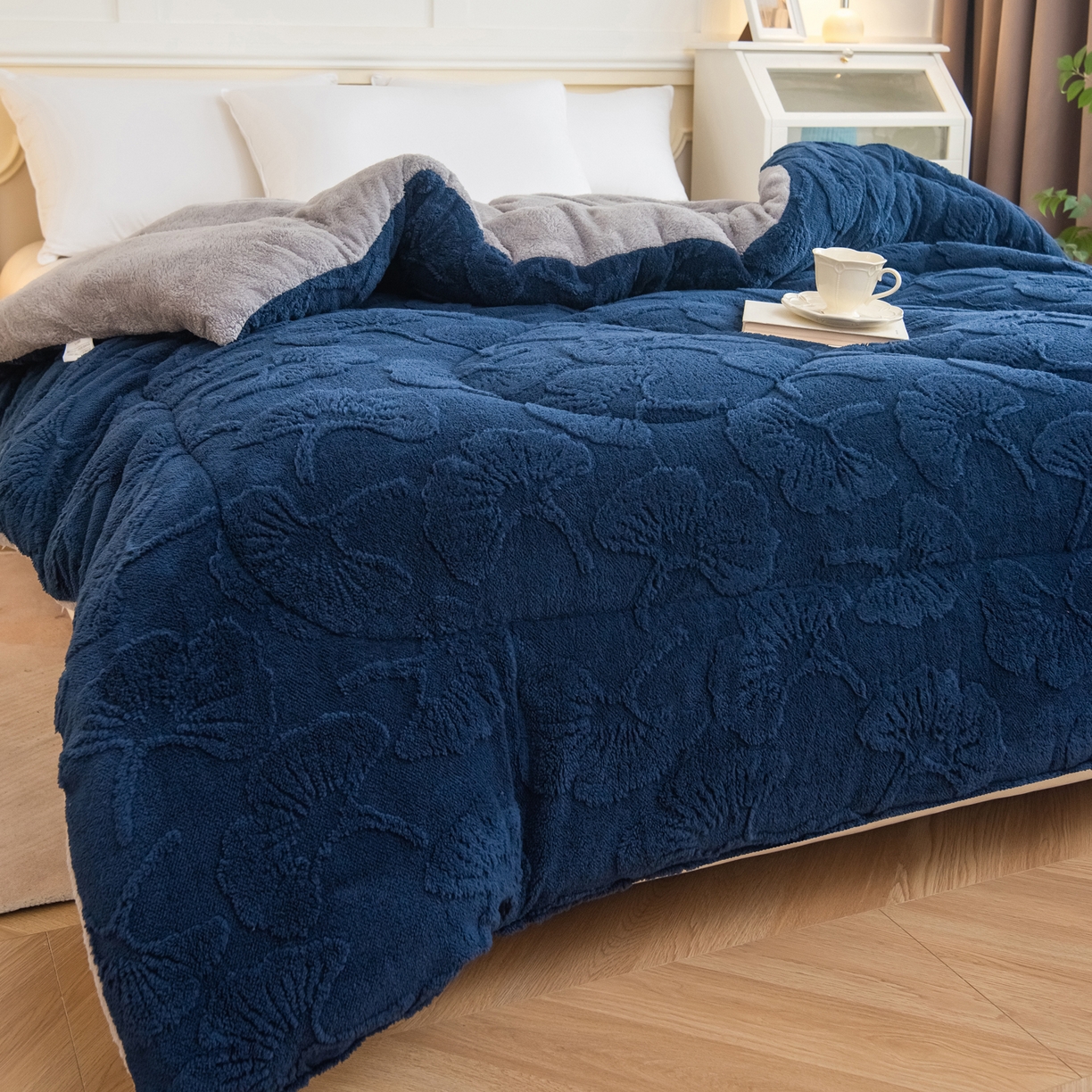 91家纺网 家纺一手货源 找家纺 畅销被业 2025新款塔芙绒羊羔绒提花冬被子被芯-小银杏叶系列 小银杏叶-蓝色
