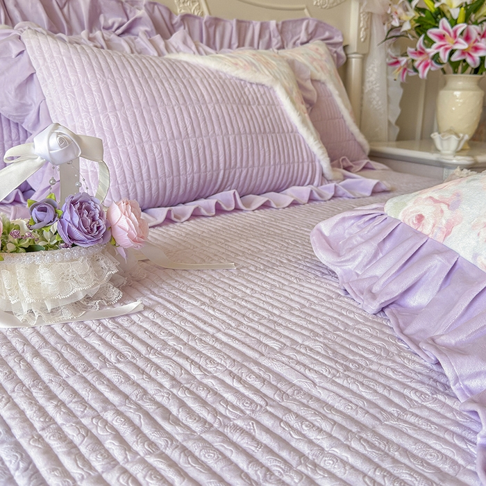 91家纺网 家纺一手货源 找家纺 宜凡家纺 2025新款婴儿绒压花撞色双拼夹棉床裙四件套 床裙款-紫幸