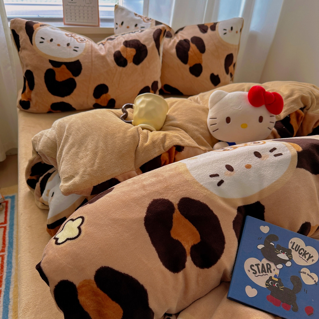 91家纺网 家纺一手货源 找家纺 繁花家居 2025新款200克牛奶绒小清新卡通复古风三件套四件套 豹纹kt