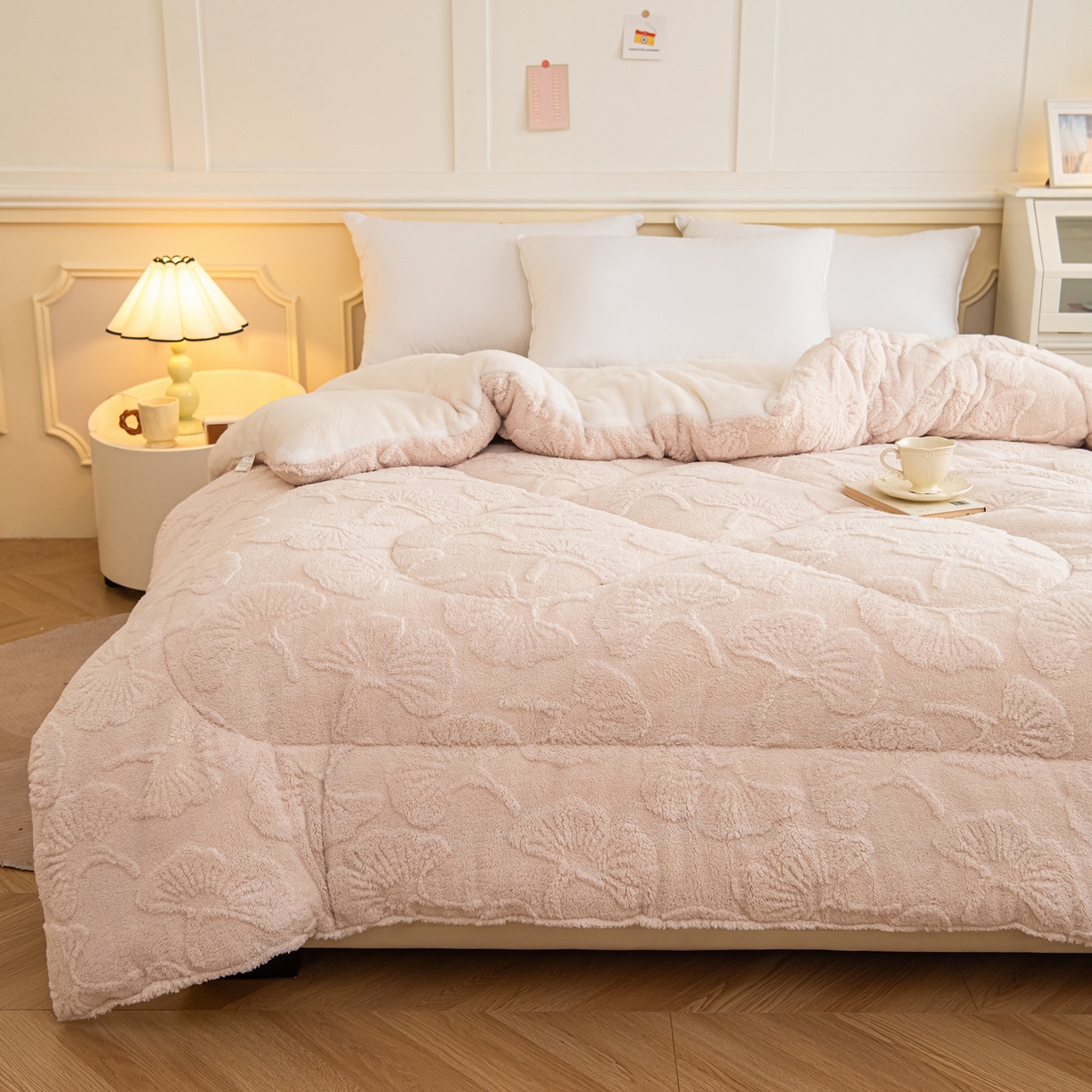 91家纺网 家纺一手货源 找家纺 畅销被业 2025新款塔芙绒羊羔绒提花冬被子被芯-小银杏叶系列 小银杏叶-米白