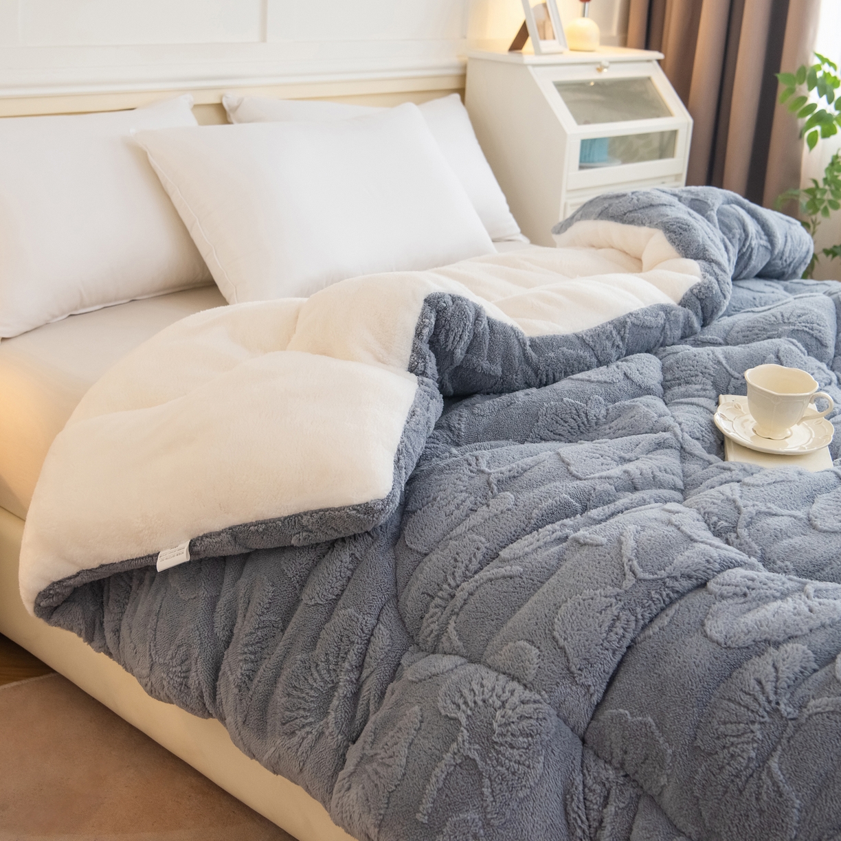 91家纺网 家纺一手货源 找家纺 畅销被业 2025新款塔芙绒羊羔绒提花冬被子被芯-小银杏叶系列 小银杏叶-浅灰