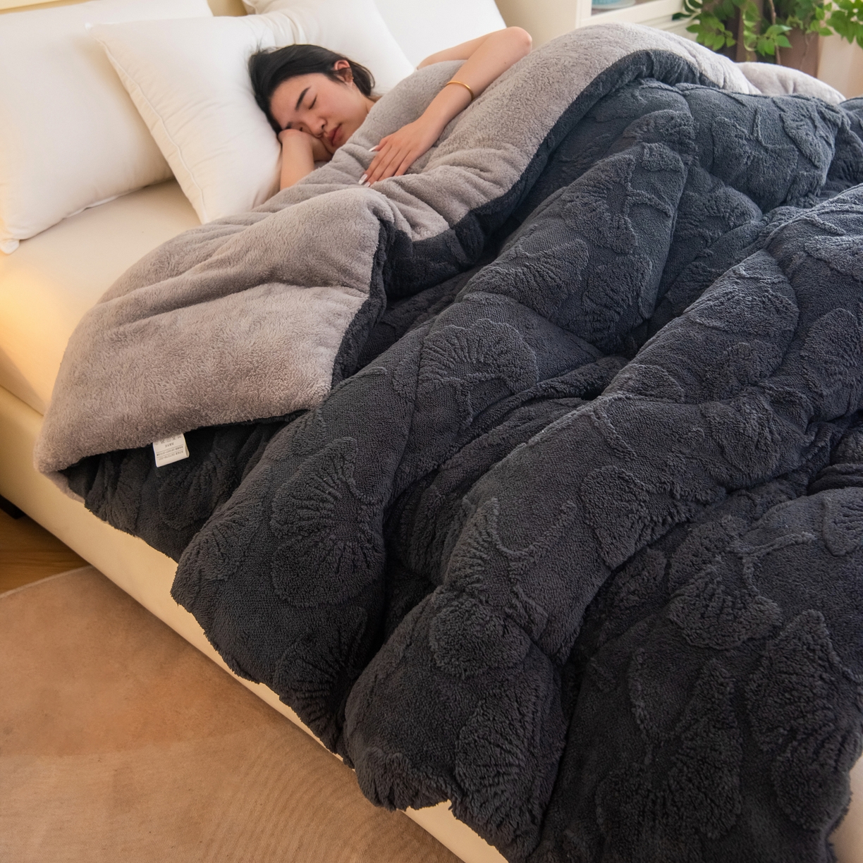 91家纺网 家纺一手货源 找家纺 畅销被业 2025新款塔芙绒羊羔绒提花冬被子被芯-小银杏叶系列 小银杏叶-深灰