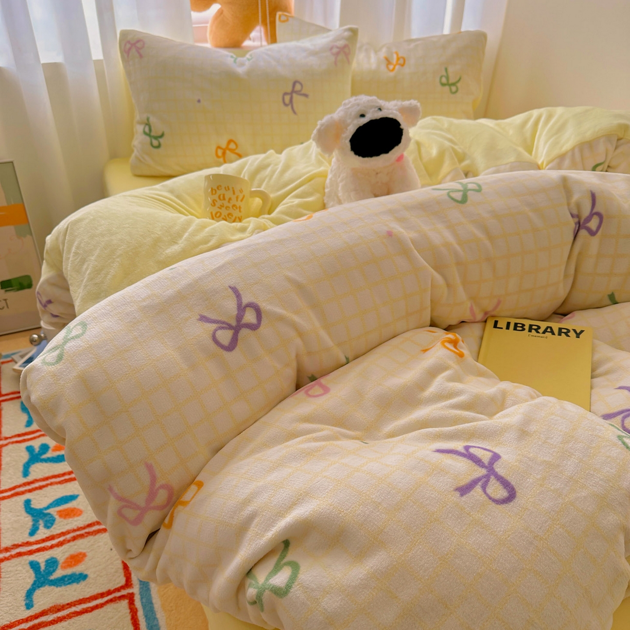 91家纺网 家纺一手货源 找家纺 繁花家居 2025新款200克牛奶绒小清新卡通复古风三件套四件套 彩色蝴蝶结