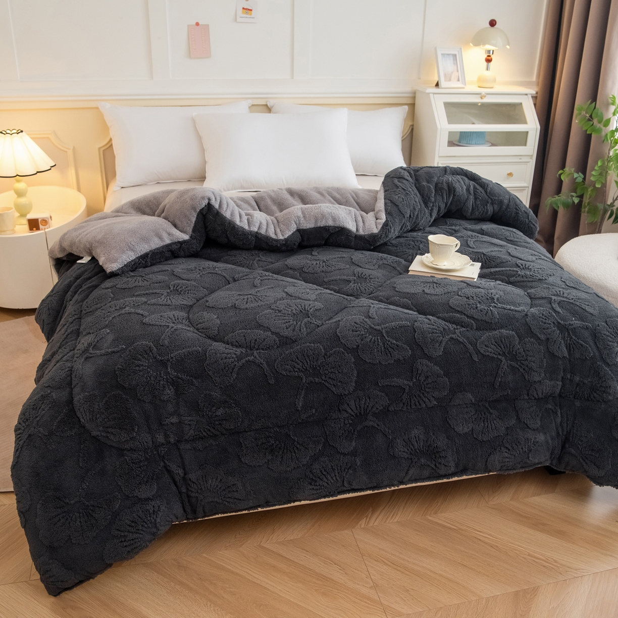 91家纺网 家纺一手货源 找家纺 畅销被业 2025新款塔芙绒羊羔绒提花冬被子被芯-小银杏叶系列 小银杏叶-深灰