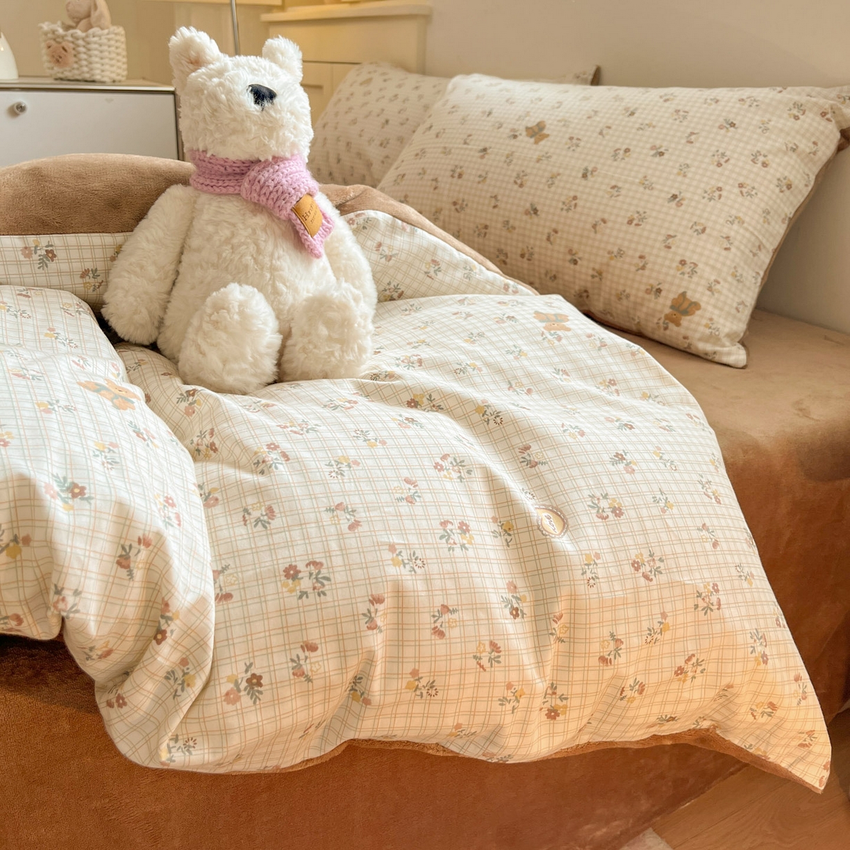 91家纺网 家纺一手货源 找家纺 麦伦家居 2025秋冬新款多功能床品全棉+牛奶绒印花四件套 小熊时光