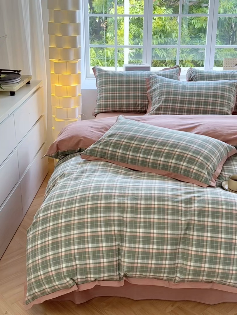 91家纺网 家纺一手货源 找家纺 宜家坊 2025新款A类全棉纯棉色织水洗棉宽边断角工艺四件套 可定制尺寸 小幸运-绿豆沙