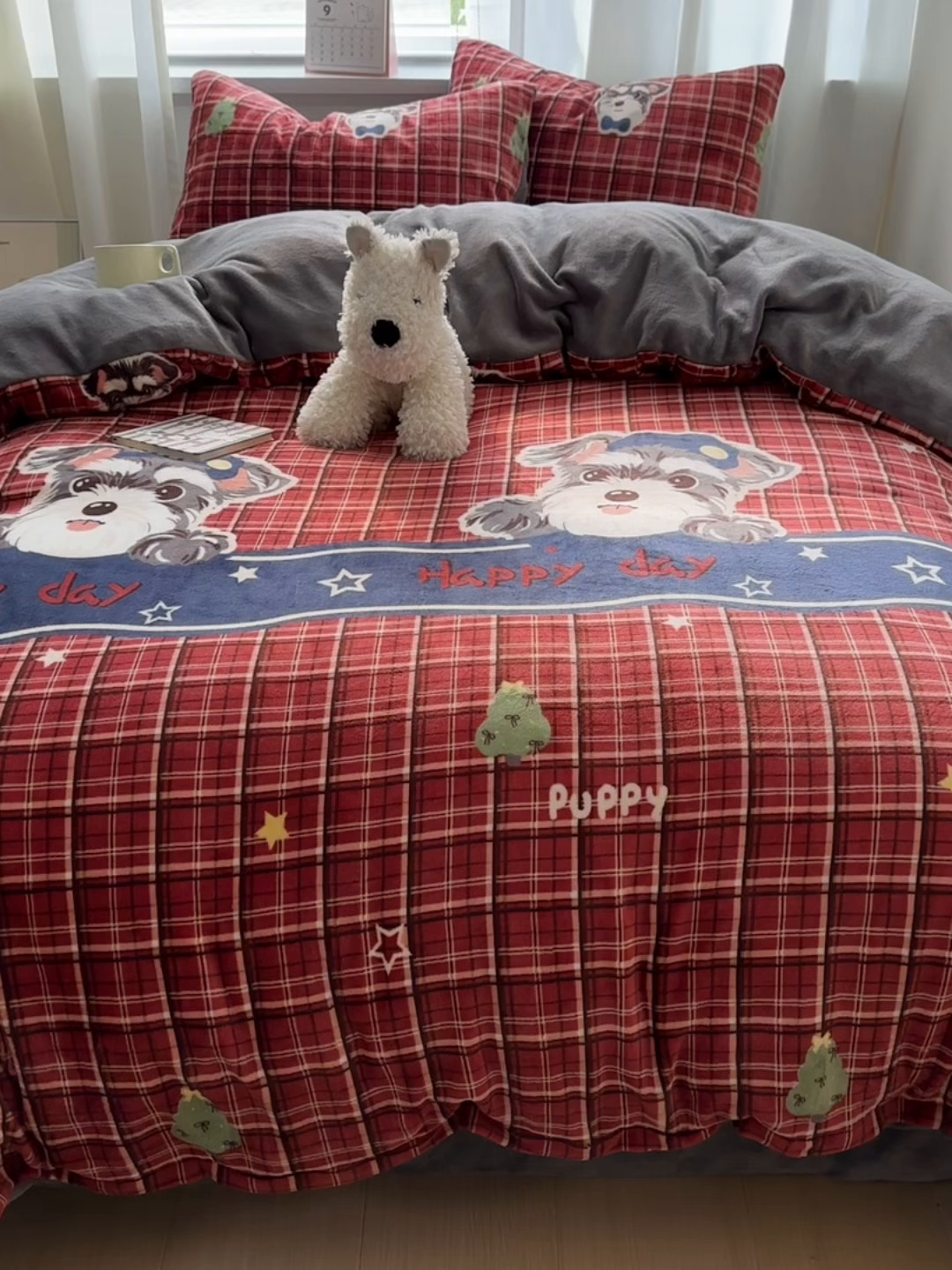 91家纺网 家纺一手货源 找家纺 繁花家居 2025新款200克牛奶绒小清新卡通复古风三件套四件套 红格西高地