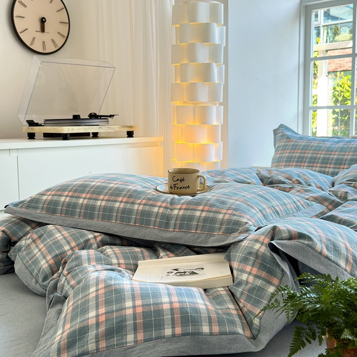 91家纺网 家纺一手货源 找家纺 宜家坊 2025新款A类全棉纯棉色织水洗棉宽边断角工艺四件套 可定制尺寸 小幸运-粉蓝