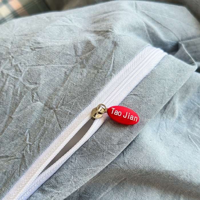 91家纺网 家纺一手货源 找家纺 宜家坊 2025新款A类全棉纯棉色织水洗棉宽边断角工艺四件套 可定制尺寸 小幸运-粉蓝