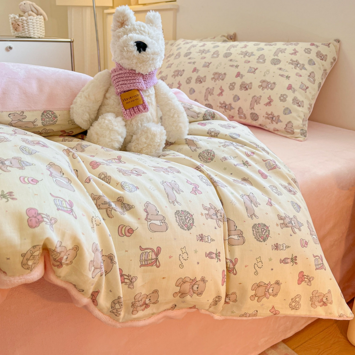 91家纺网 家纺一手货源 找家纺 麦伦家居 2025秋冬新款多功能床品全棉+牛奶绒印花四件套 周末派对