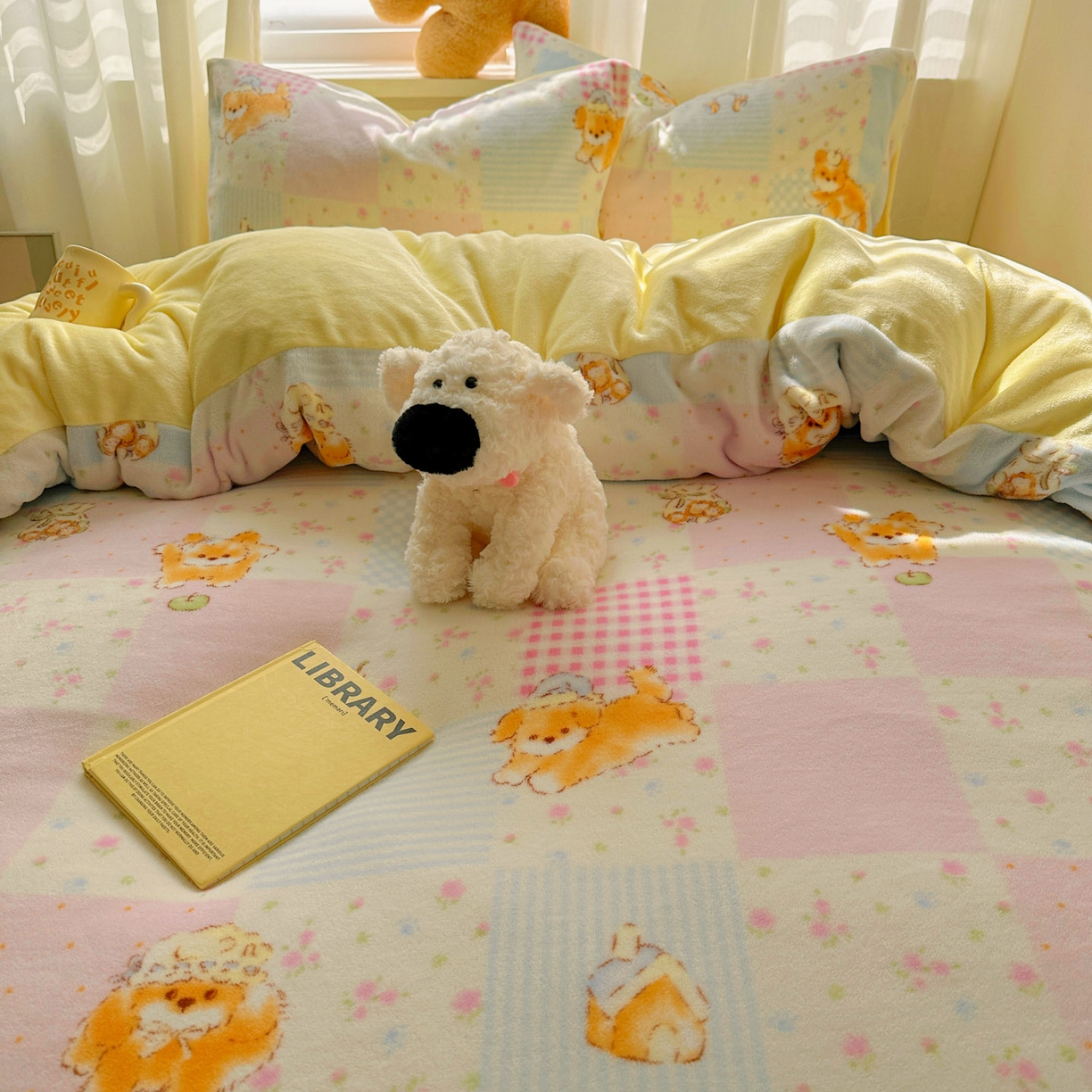 91家纺网 家纺一手货源 找家纺 繁花家居 2025新款200克牛奶绒小清新卡通复古风三件套四件套 小橘猫