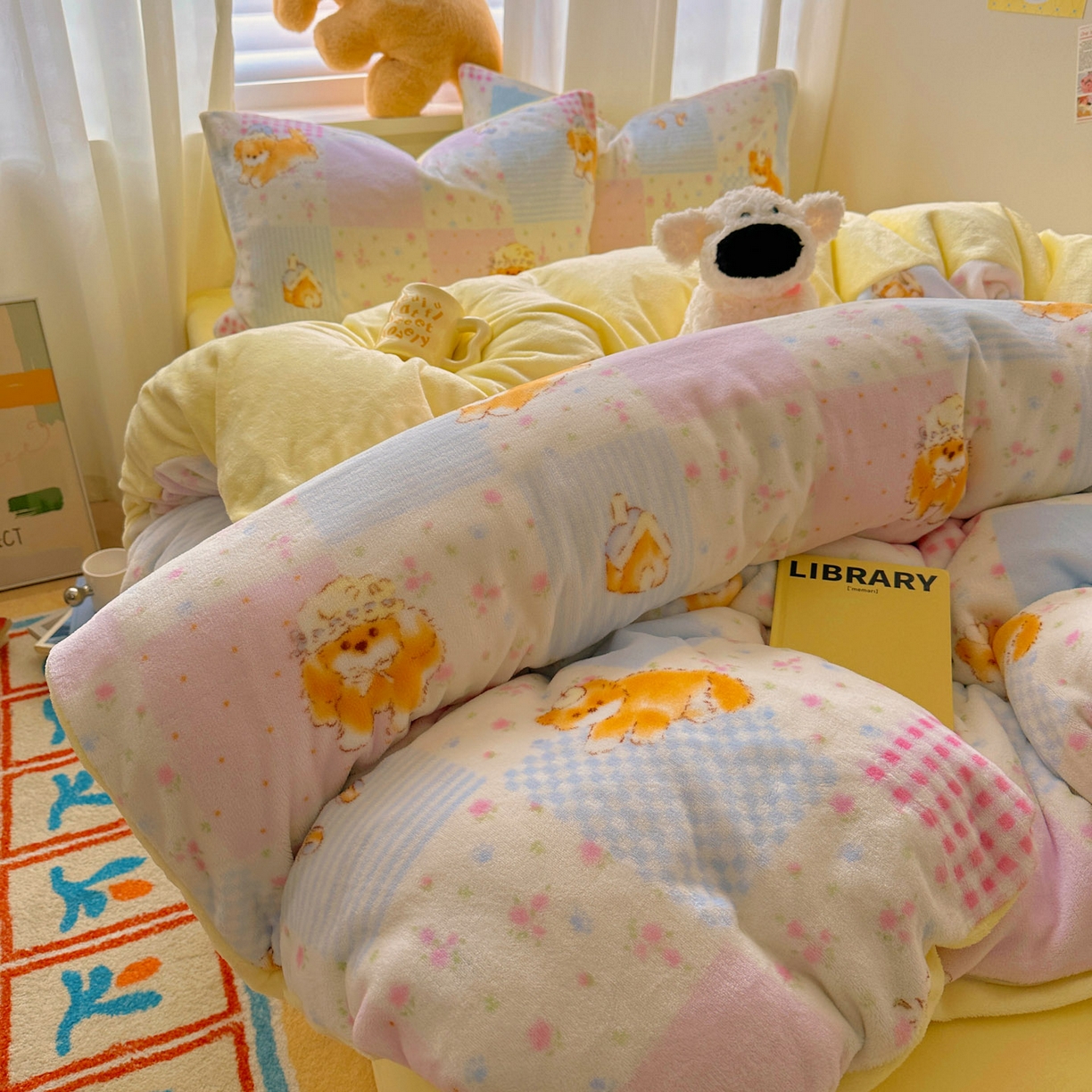 91家纺网 家纺一手货源 找家纺 繁花家居 2025新款200克牛奶绒小清新卡通复古风三件套四件套 小橘猫