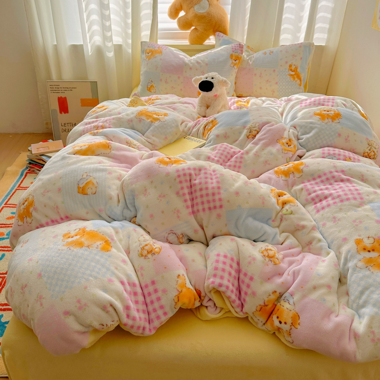 91家纺网 家纺一手货源 找家纺 繁花家居 2025新款200克牛奶绒小清新卡通复古风三件套四件套 小橘猫