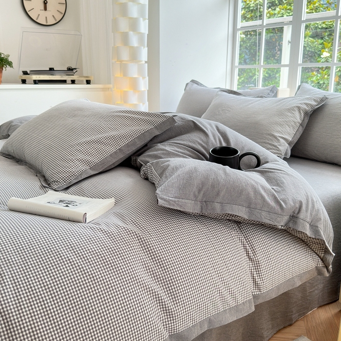 91家纺网 家纺一手货源 找家纺 宜家坊 2025新款A类全棉纯棉色织水洗棉宽边断角工艺四件套 可定制尺寸 爱的邂逅-灰