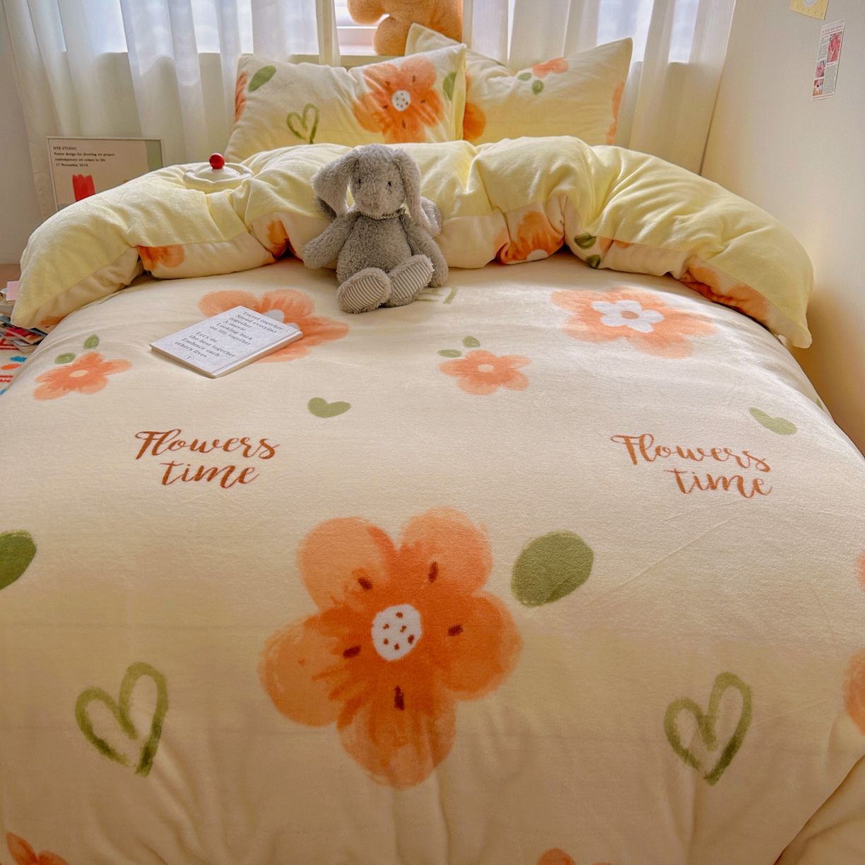 91家纺网 家纺一手货源 找家纺 繁花家居 2025新款200克牛奶绒小清新卡通复古风三件套四件套 花园时光