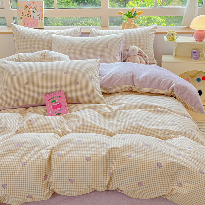 91家纺网 家纺一手货源 找家纺 麦伦家居 2025秋冬新款多功能床品全棉+牛奶绒印花四件套 爱的小屋