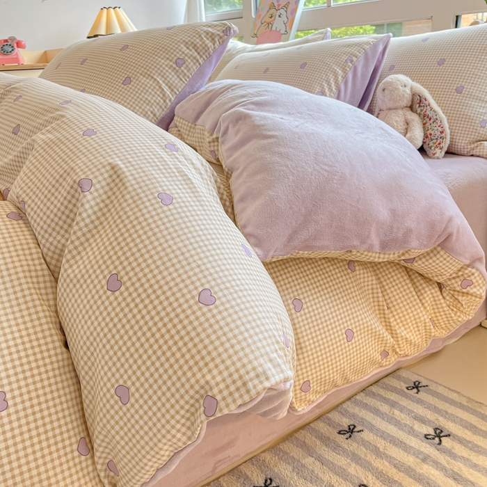 91家纺网 家纺一手货源 找家纺 麦伦家居 2025秋冬新款多功能床品全棉+牛奶绒印花四件套 爱的小屋