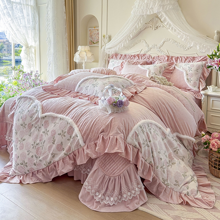 91家纺网 家纺一手货源 找家纺 （总）宜凡家纺 2025新款婴儿绒压花撞色双拼夹棉床盖四件套