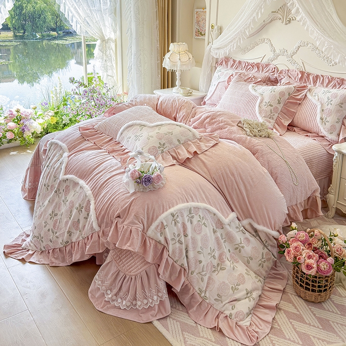 91家纺网 家纺一手货源 找家纺 （总）宜凡家纺 2025新款婴儿绒压花撞色双拼夹棉床盖四件套