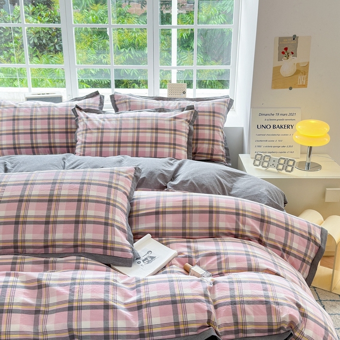 91家纺网 家纺一手货源 找家纺 宜家坊 2025新款A类全棉纯棉色织水洗棉宽边断角工艺四件套 可定制尺寸 幸福恋曲-粉