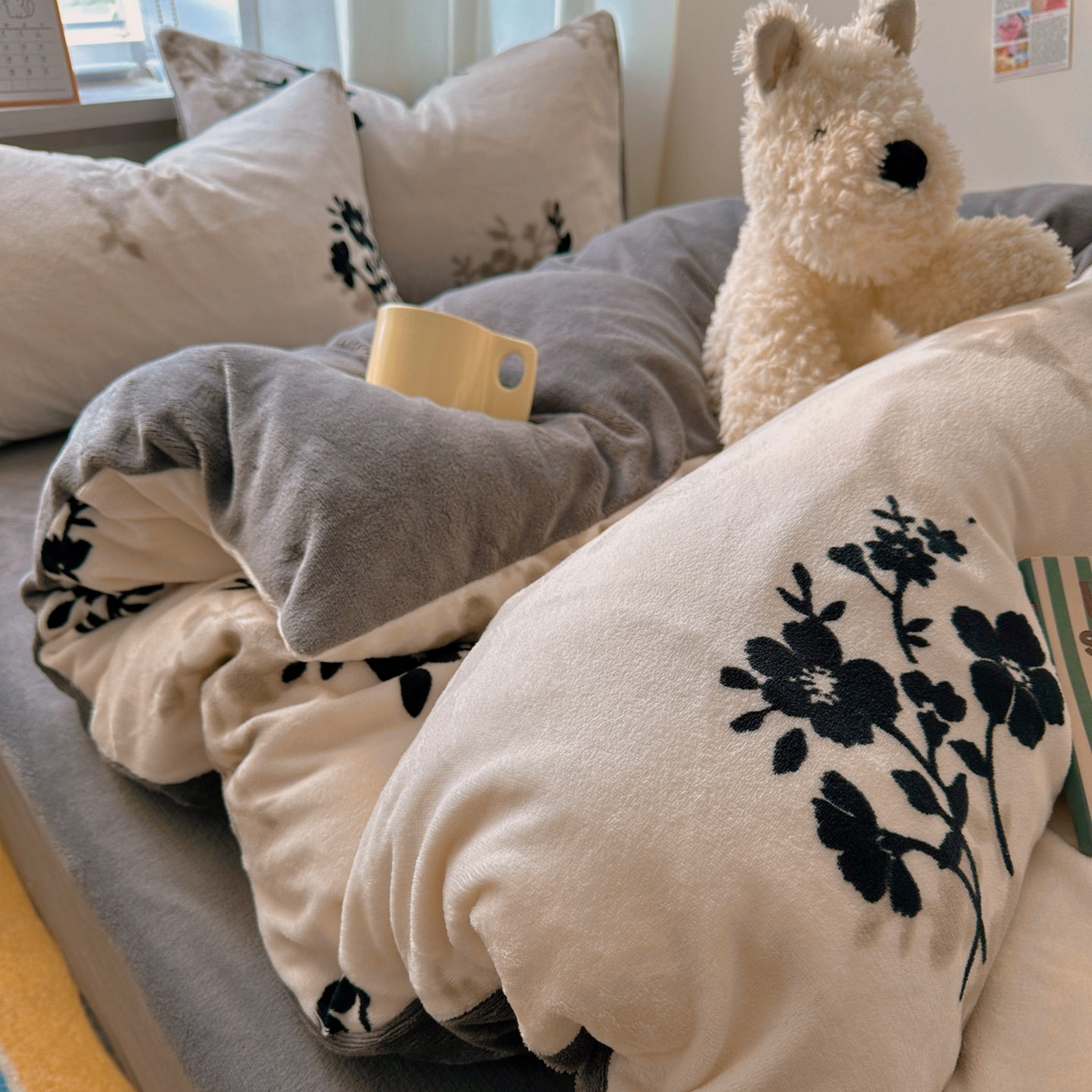 91家纺网 家纺一手货源 找家纺 繁花家居 2025新款200克牛奶绒小清新卡通复古风三件套四件套 莫西里