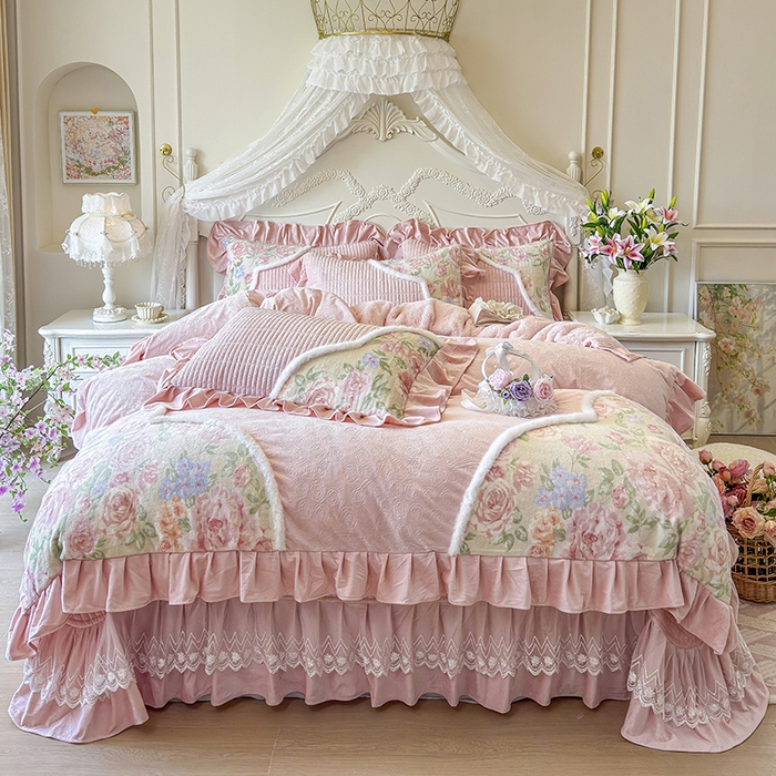 91家纺网 家纺一手货源 找家纺 （总）宜凡家纺 2025新款婴儿绒压花撞色双拼夹棉床盖四件套