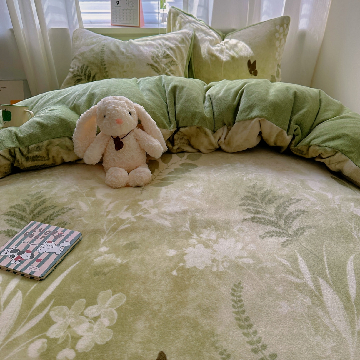 91家纺网 家纺一手货源 找家纺 繁花家居 2025新款200克牛奶绒小清新卡通复古风三件套四件套 沐晨-绿