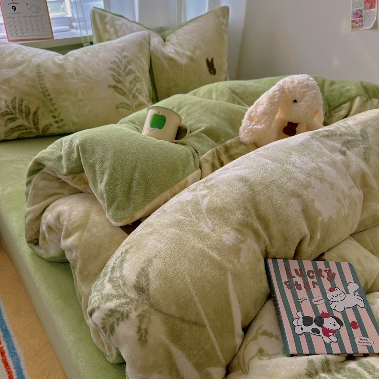 91家纺网 家纺一手货源 找家纺 繁花家居 2025新款200克牛奶绒小清新卡通复古风三件套四件套 沐晨-绿