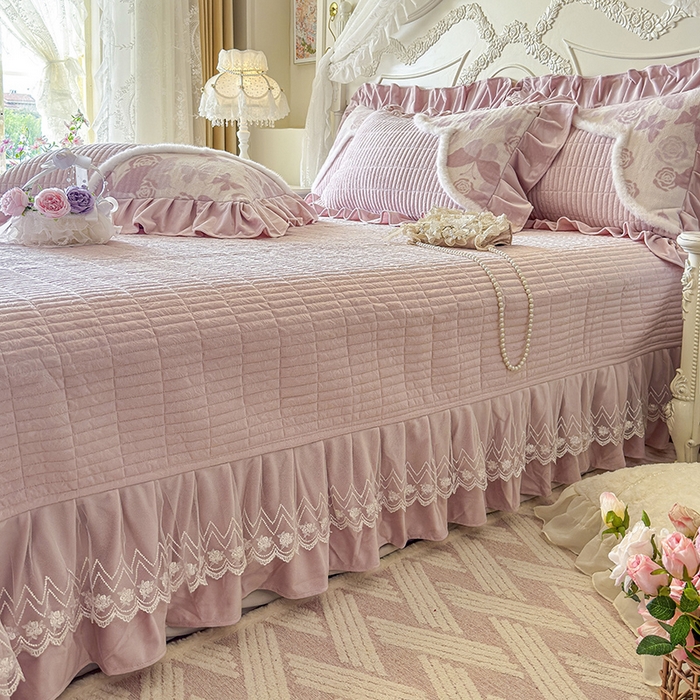 91家纺网 家纺一手货源 找家纺 宜凡家纺 2025新款婴儿绒压花撞色双拼夹棉床盖四件套 床盖款-锦时