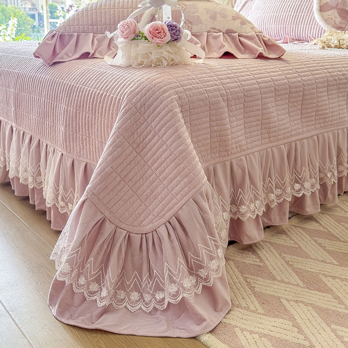 91家纺网 家纺一手货源 找家纺 宜凡家纺 2025新款婴儿绒压花撞色双拼夹棉床盖四件套 床盖款-锦时