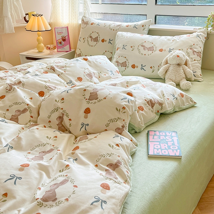 91家纺网 家纺一手货源 找家纺 麦伦家居 2025秋冬新款多功能床品全棉+牛奶绒印花四件套 彼菲兔