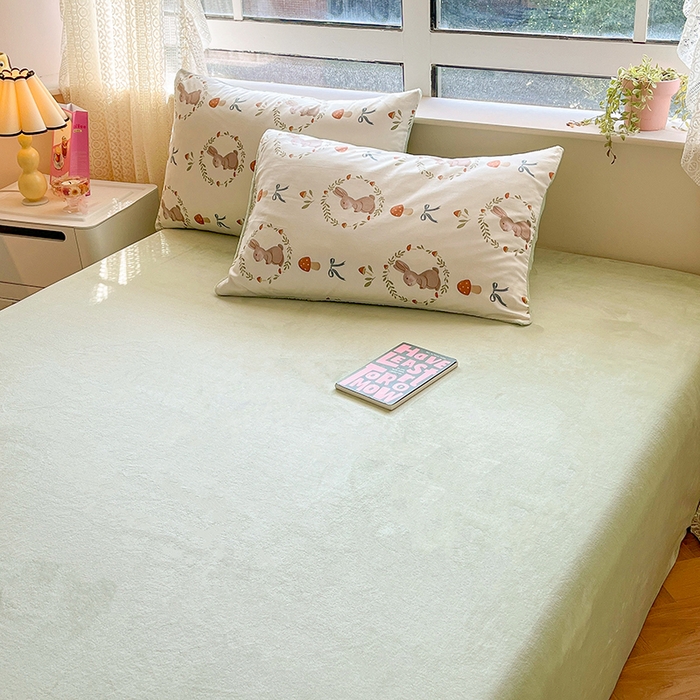 91家纺网 家纺一手货源 找家纺 麦伦家居 2025秋冬新款多功能床品全棉+牛奶绒印花四件套 彼菲兔