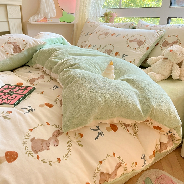 91家纺网 家纺一手货源 找家纺 麦伦家居 2025秋冬新款多功能床品全棉+牛奶绒印花四件套 彼菲兔