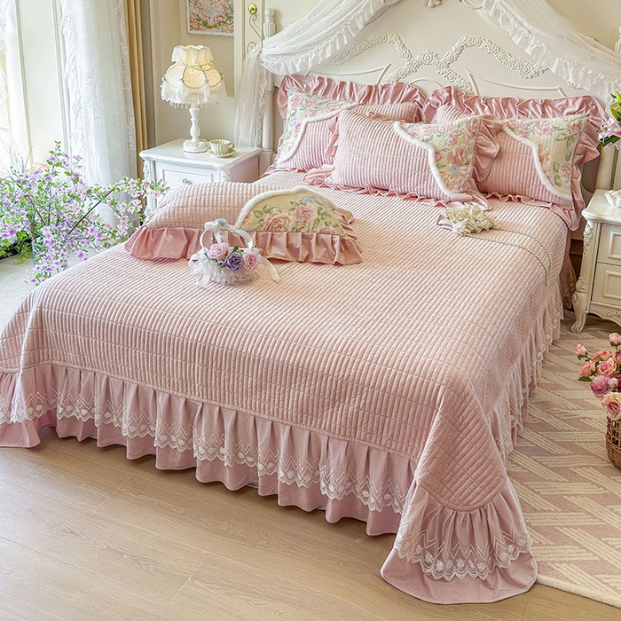 91家纺网 家纺一手货源 找家纺 宜凡家纺 2025新款婴儿绒压花撞色双拼夹棉床盖四件套 床盖款-锦韵