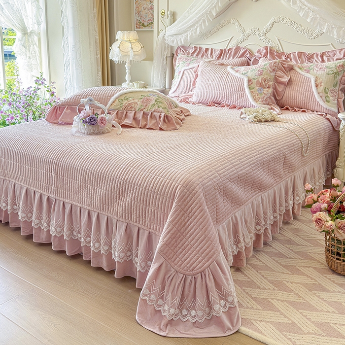 91家纺网 家纺一手货源 找家纺 宜凡家纺 2025新款婴儿绒压花撞色双拼夹棉床盖四件套 床盖款-锦韵