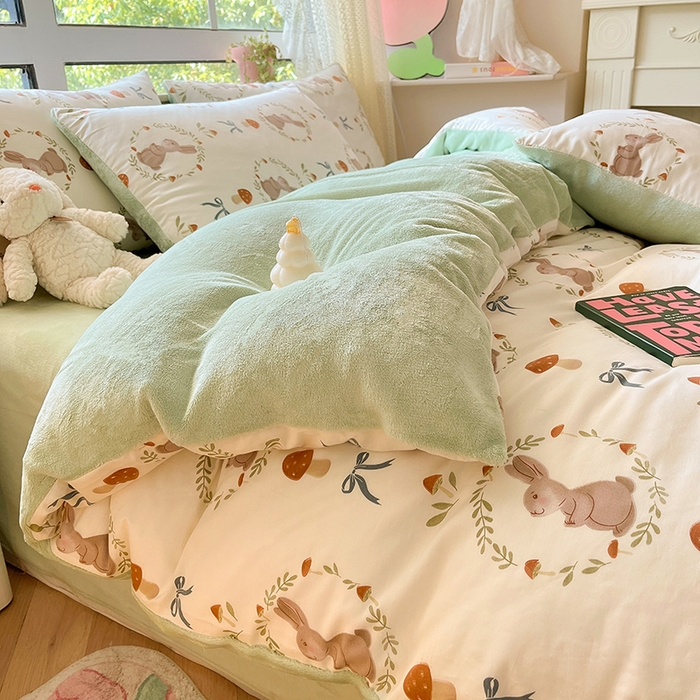 91家纺网 家纺一手货源 找家纺 麦伦家居 2025秋冬新款多功能床品全棉+牛奶绒印花四件套 彼菲兔