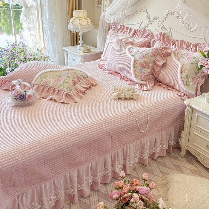 91家纺网 家纺一手货源 找家纺 宜凡家纺 2025新款婴儿绒压花撞色双拼夹棉床盖四件套 床盖款-锦韵