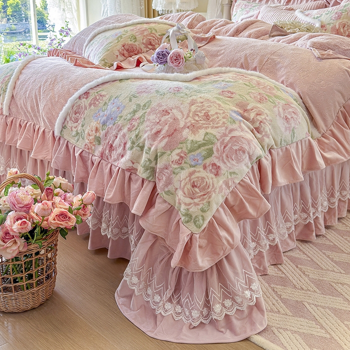 91家纺网 家纺一手货源 找家纺 宜凡家纺 2025新款婴儿绒压花撞色双拼夹棉床盖四件套 床盖款-锦韵