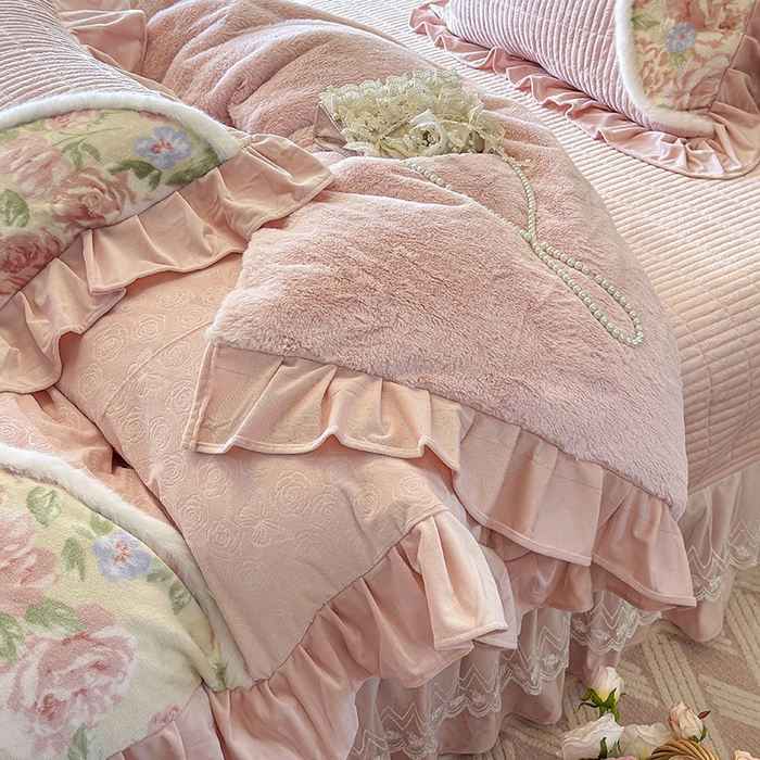 91家纺网 家纺一手货源 找家纺 宜凡家纺 2025新款婴儿绒压花撞色双拼夹棉床盖四件套 床盖款-锦韵