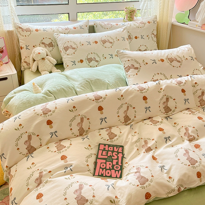 91家纺网 家纺一手货源 找家纺 麦伦家居 2025秋冬新款多功能床品全棉+牛奶绒印花四件套 彼菲兔